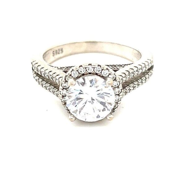 Lovely Solitaire Ring  - Picture 1 of 7